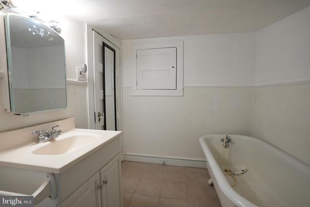 915 W MAIN ST W, Millville, NJ 08332
