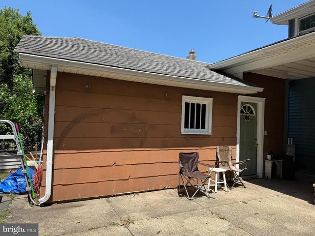 915 W MAIN ST W, Millville, NJ 08332