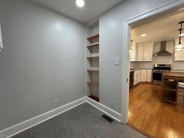 301 Grayson ST, Portsmouth, VA 23707