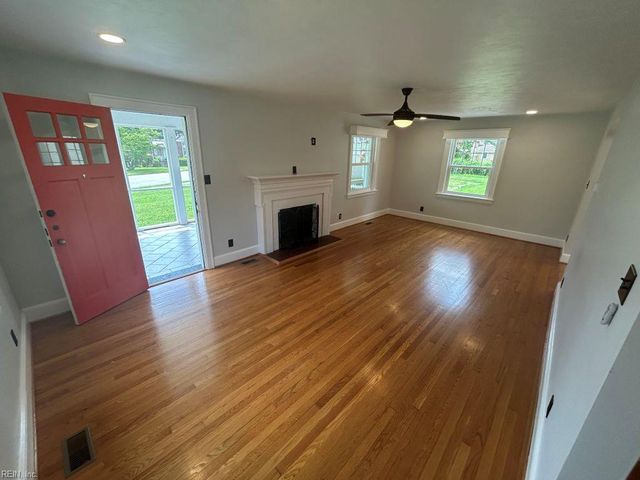 301 Grayson ST, Portsmouth, VA 23707