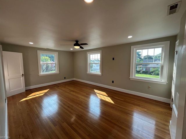 301 Grayson ST, Portsmouth, VA 23707
