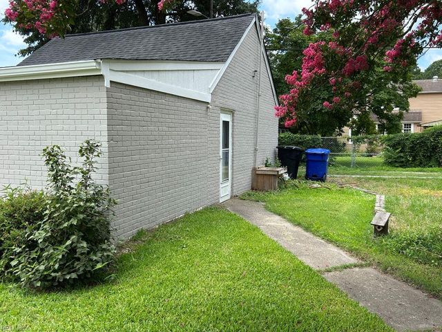 301 Grayson ST, Portsmouth, VA 23707