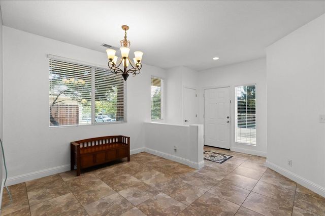 1528 Burchell Hill Dr, Oakdale, CA 95361