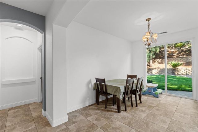 1528 Burchell Hill Dr, Oakdale, CA 95361