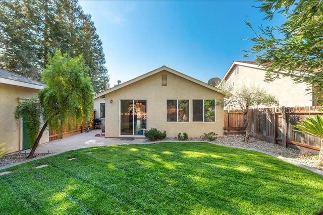 1528 Burchell Hill Dr, Oakdale, CA 95361