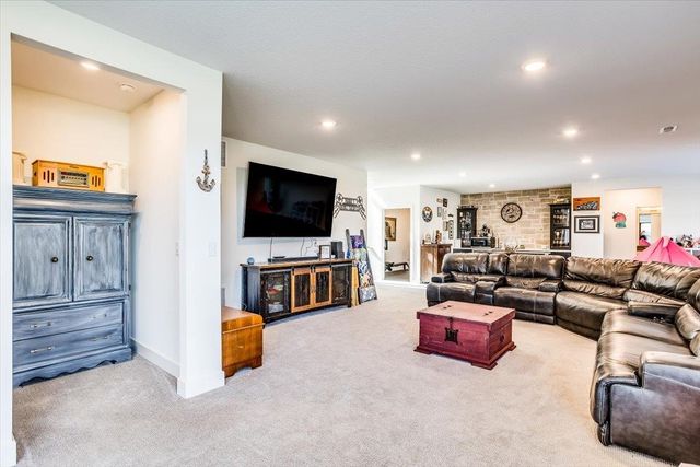 4612 N RIDGE PORT ST., Wichita, KS 67205