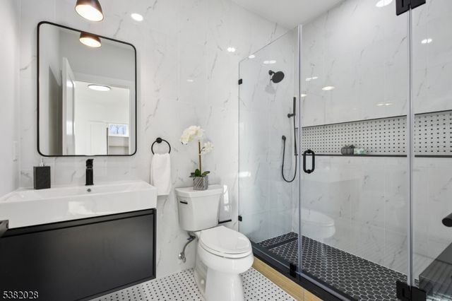 19 Highlander Dr, Scotch Plains Twp., NJ 07076