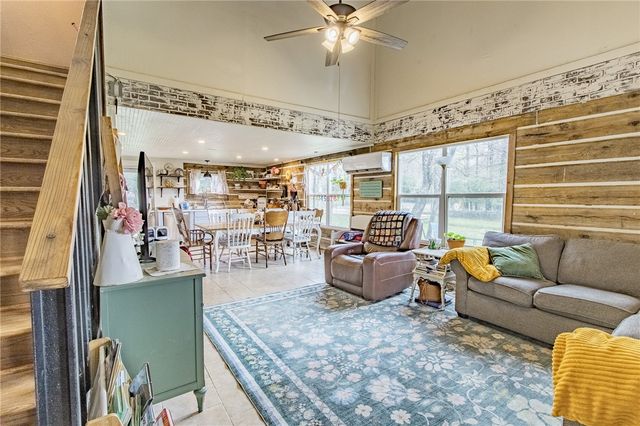 10888 West US Highway 79, Hearne, TX 77859