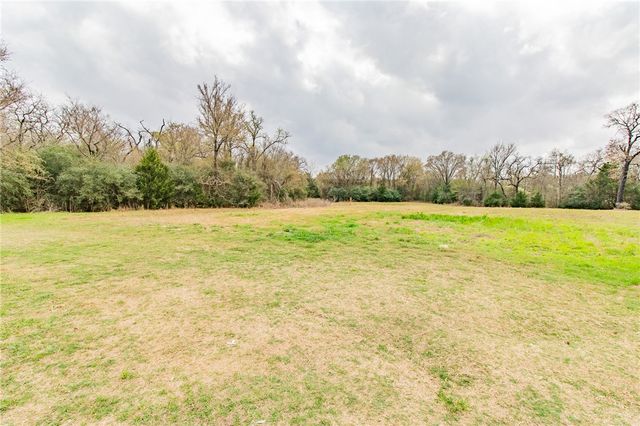 10888 West US Highway 79, Hearne, TX 77859