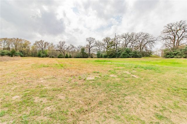 10888 West US Highway 79, Hearne, TX 77859