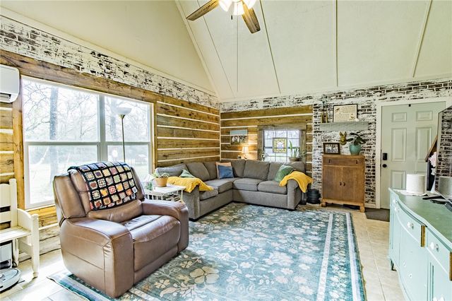 10888 West US Highway 79, Hearne, TX 77859