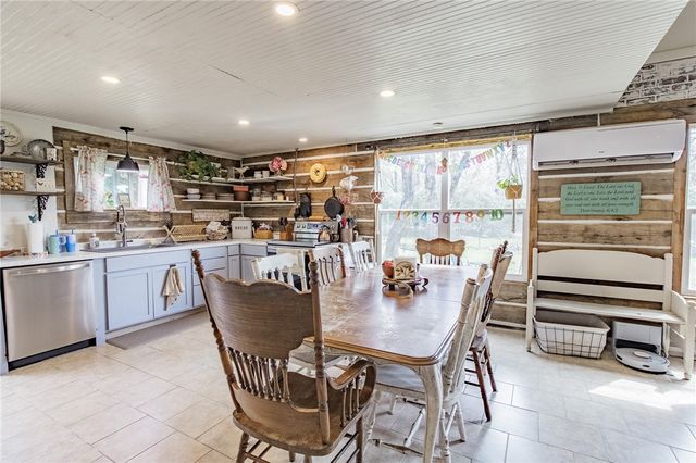 10888 West US Highway 79, Hearne, TX 77859