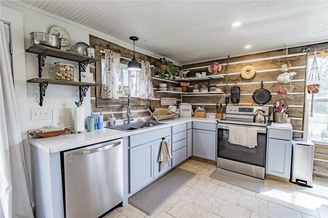 10888 West US Highway 79, Hearne, TX 77859