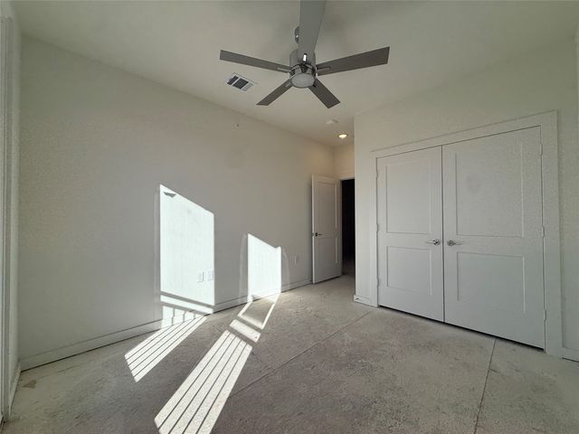 3124 Bennett Drive 23-102, Corinth, TX 76208