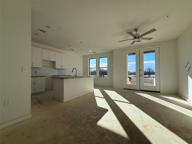 3124 Bennett Drive 23-102, Corinth, TX 76208