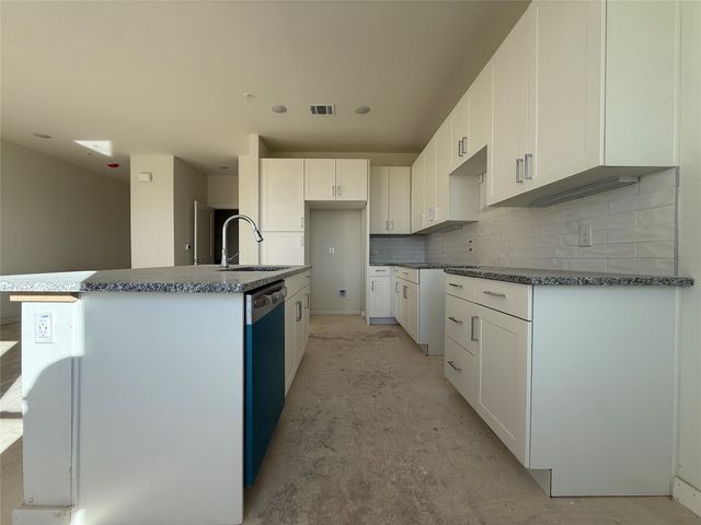 3124 Bennett Drive 23-102, Corinth, TX 76208