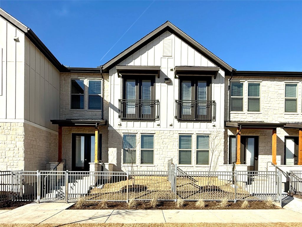 3124 Bennett Drive 23-102, Corinth, TX 76208