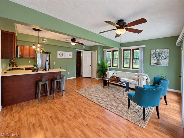 1102 E Garfield Road, Aurora, OH 44202