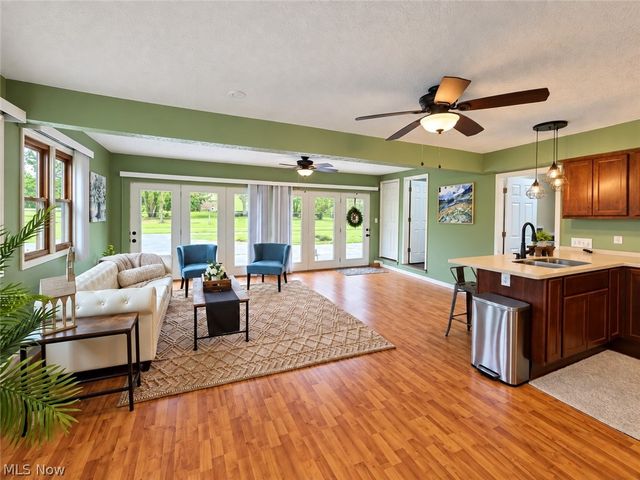 1102 E Garfield Road, Aurora, OH 44202