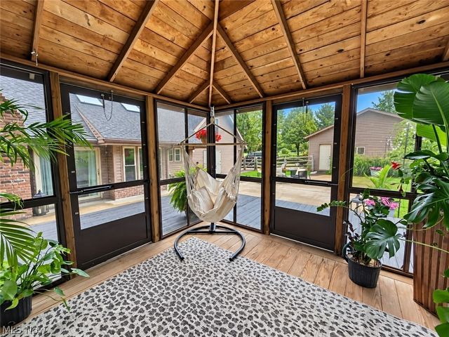 1102 E Garfield Road, Aurora, OH 44202