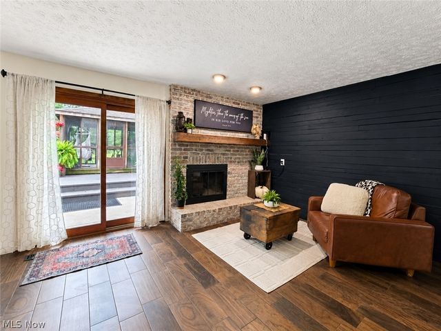 1102 E Garfield Road, Aurora, OH 44202