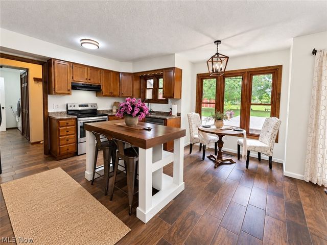 1102 E Garfield Road, Aurora, OH 44202