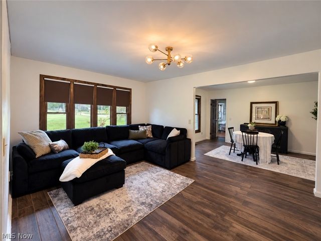 1102 E Garfield Road, Aurora, OH 44202