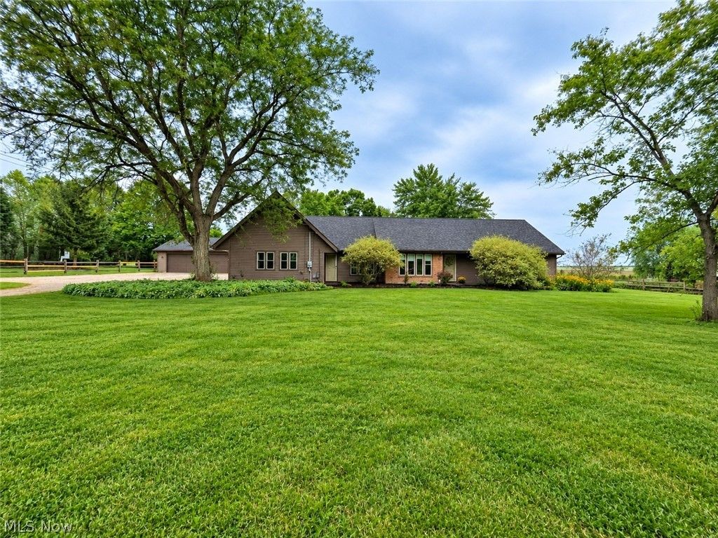 1102 E Garfield Road, Aurora, OH 44202