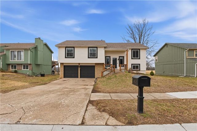 6810 E 143rd Street, Grandview, MO 64030