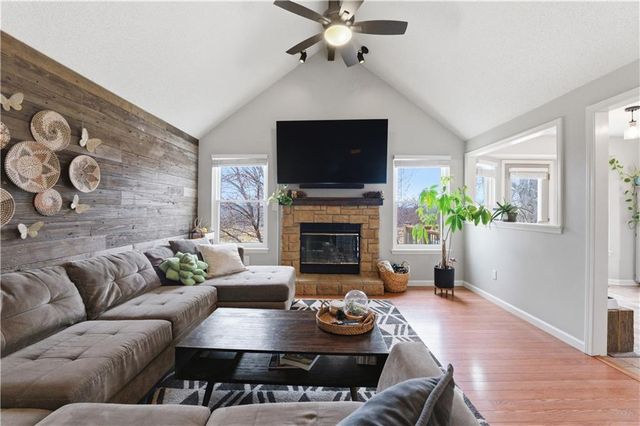 6810 E 143rd Street, Grandview, MO 64030