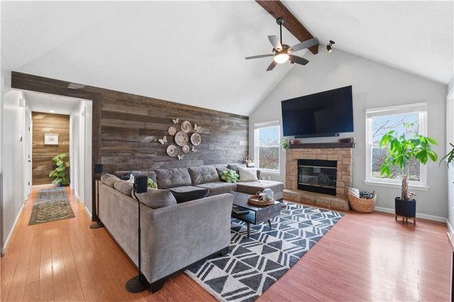 6810 E 143rd Street, Grandview, MO 64030