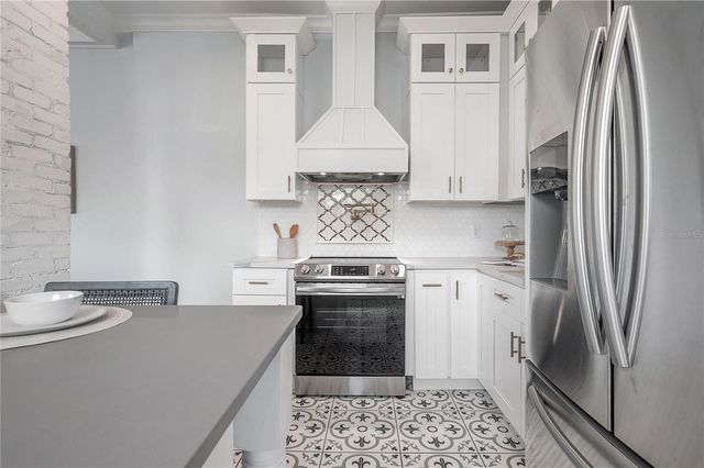 5301 N CENTRAL AVENUE, Tampa, FL 33603