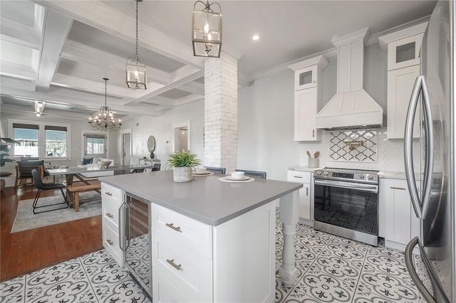 5301 N CENTRAL AVENUE, Tampa, FL 33603