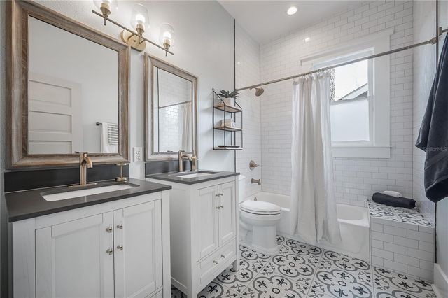 5301 N CENTRAL AVENUE, Tampa, FL 33603