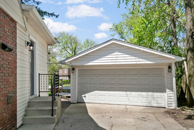 18600 Golfview Avenue, Homewood, IL 60430