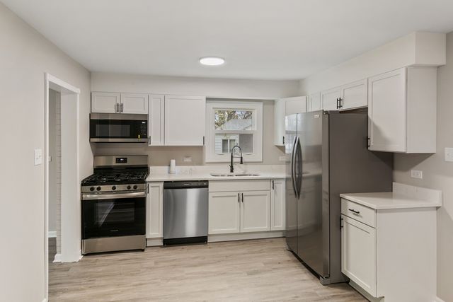 18600 Golfview Avenue, Homewood, IL 60430