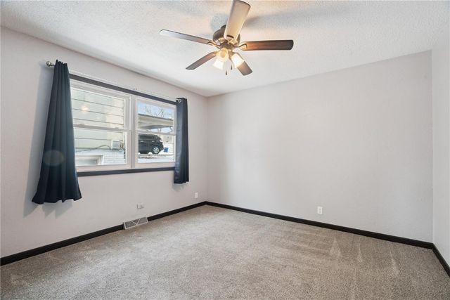 57 33rd Avenue SW, Cedar Rapids, IA 52404