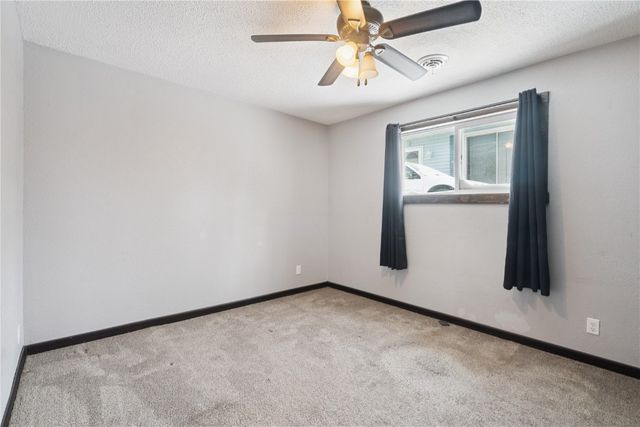 57 33rd Avenue SW, Cedar Rapids, IA 52404