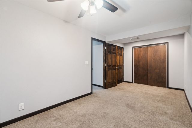 57 33rd Avenue SW, Cedar Rapids, IA 52404