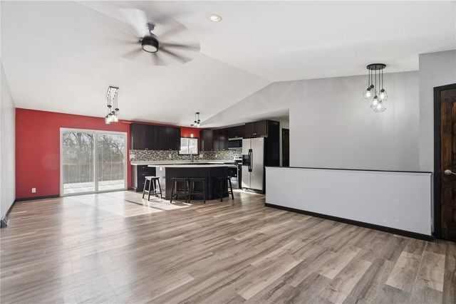 57 33rd Avenue SW, Cedar Rapids, IA 52404