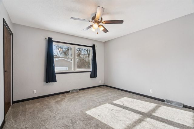 57 33rd Avenue SW, Cedar Rapids, IA 52404