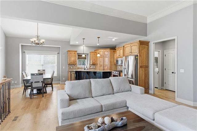 9425 N Spruce Court, Kansas City, MO 64156