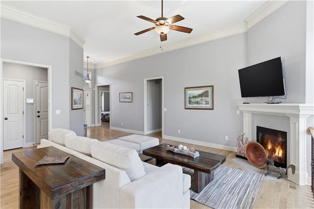 9425 N Spruce Court, Kansas City, MO 64156