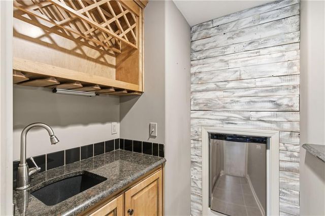 9425 N Spruce Court, Kansas City, MO 64156