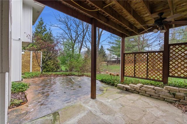 9425 N Spruce Court, Kansas City, MO 64156