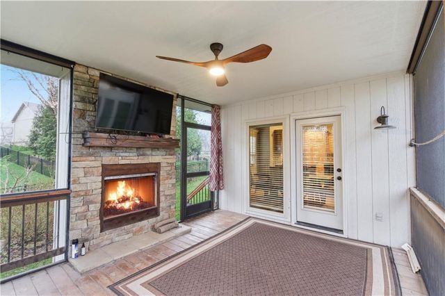 9425 N Spruce Court, Kansas City, MO 64156