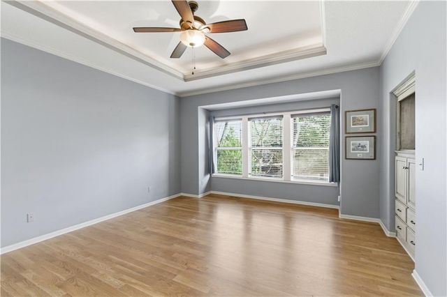 9425 N Spruce Court, Kansas City, MO 64156