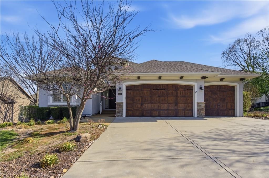 9425 N Spruce Court, Kansas City, MO 64156