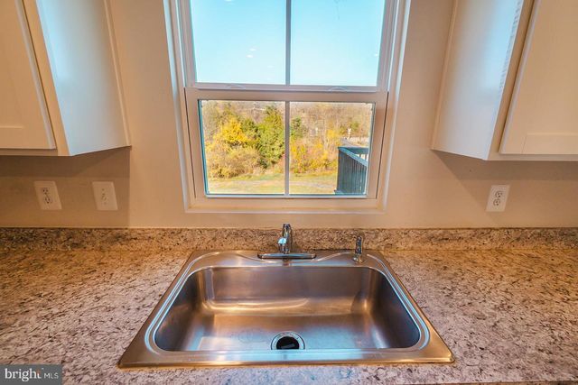 100 COVILLE ST, Middletown, VA 22645