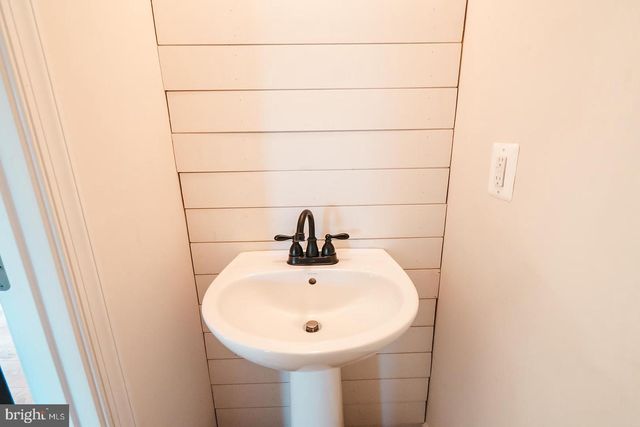 100 COVILLE ST, Middletown, VA 22645